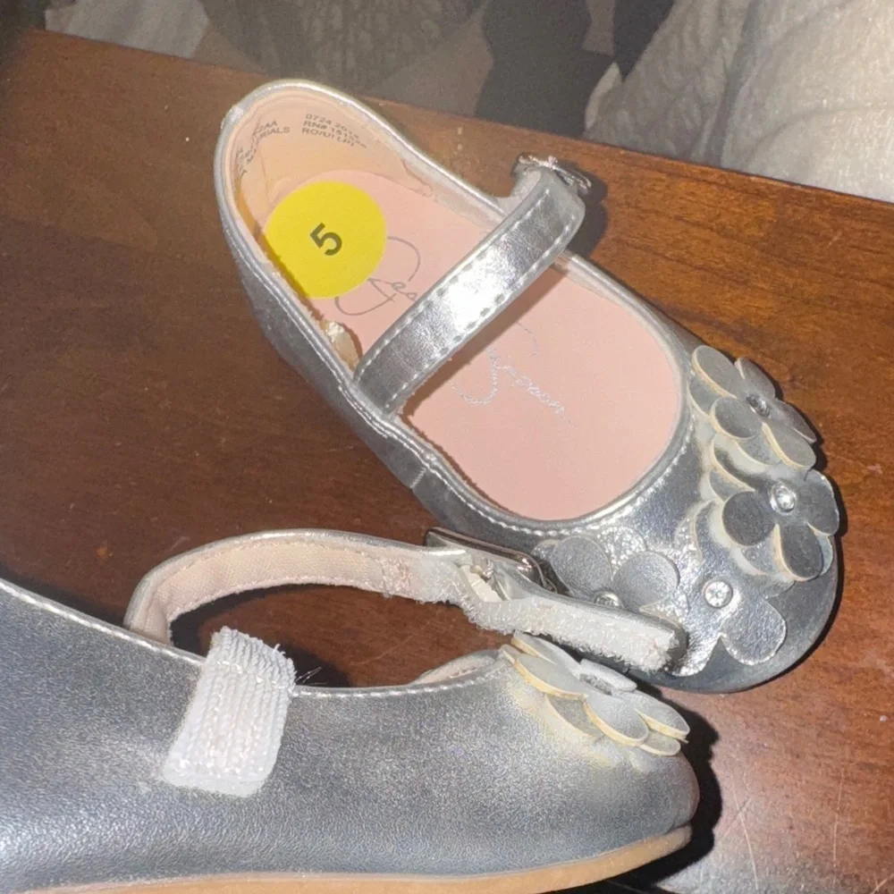 Jessica Simpson Silver Floral Dress Shoes